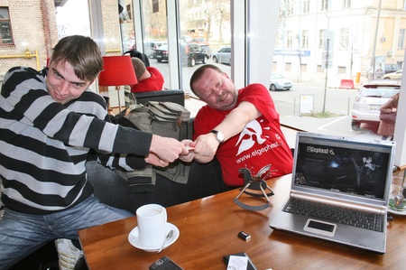 Важко поділити один Молескін на двох))